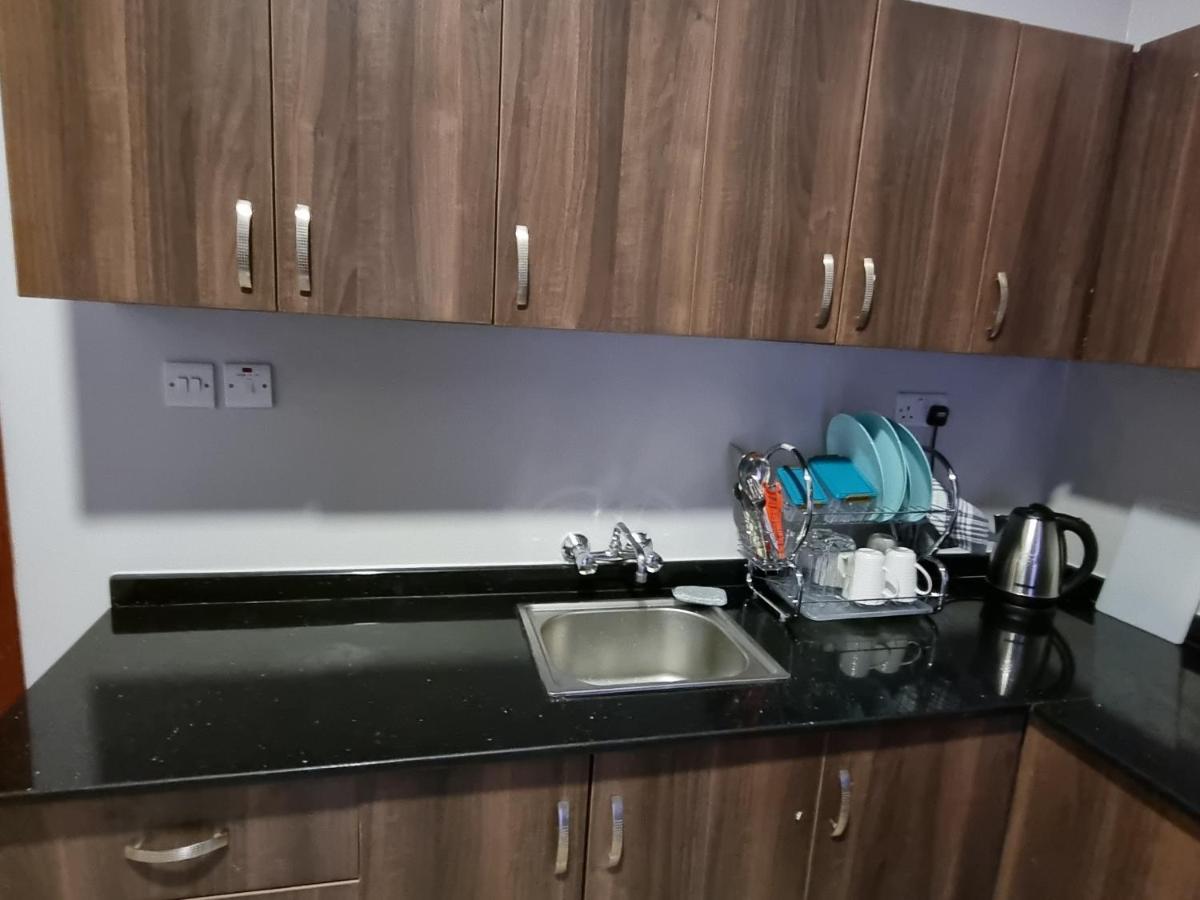 Eika Suites At Acacia 坎帕拉 外观 照片