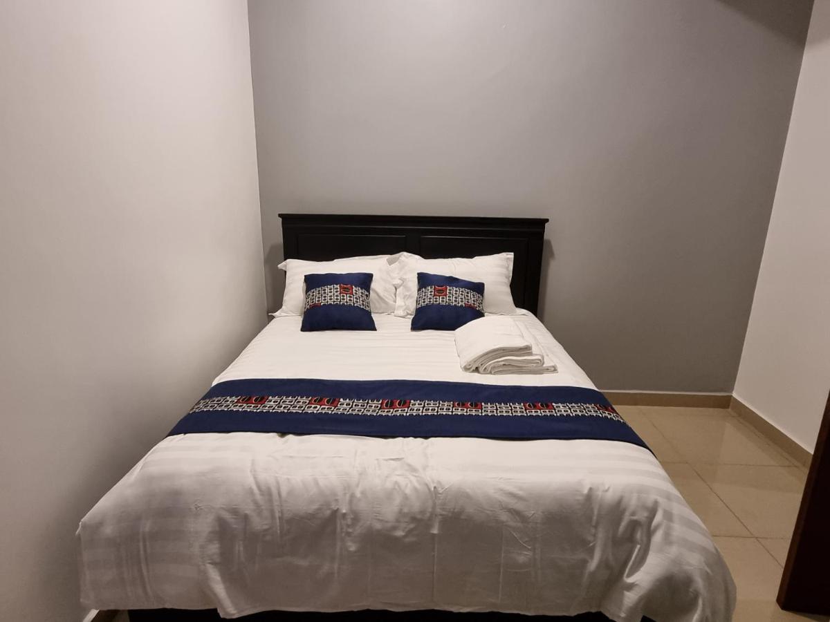 Eika Suites At Acacia 坎帕拉 外观 照片