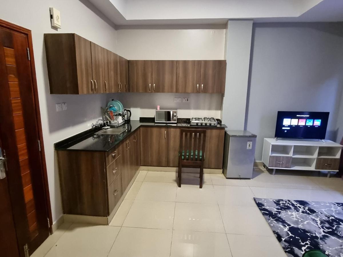Eika Suites At Acacia 坎帕拉 外观 照片